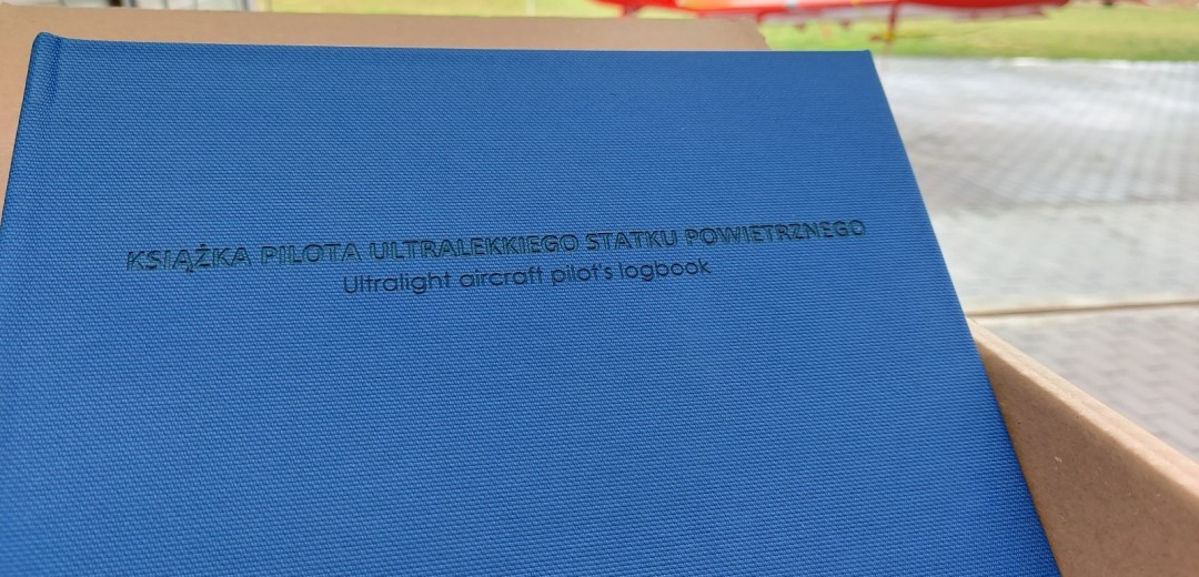Tło wpisu - Nowe logbooki dla pilotów!